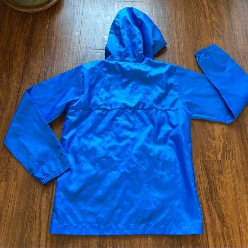 Columbia blue‎ windbreaker size L (10/12)